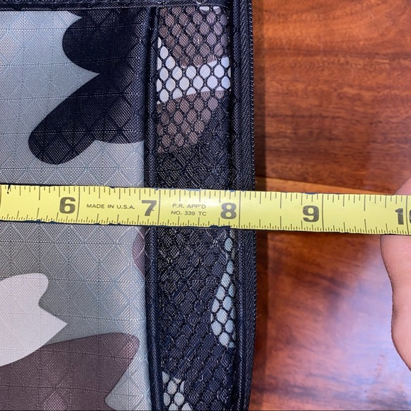 NWOT Child’s, Thirty-One Green Camo Print Insulated Zipper Lunch Bag - Picture 13 of 16